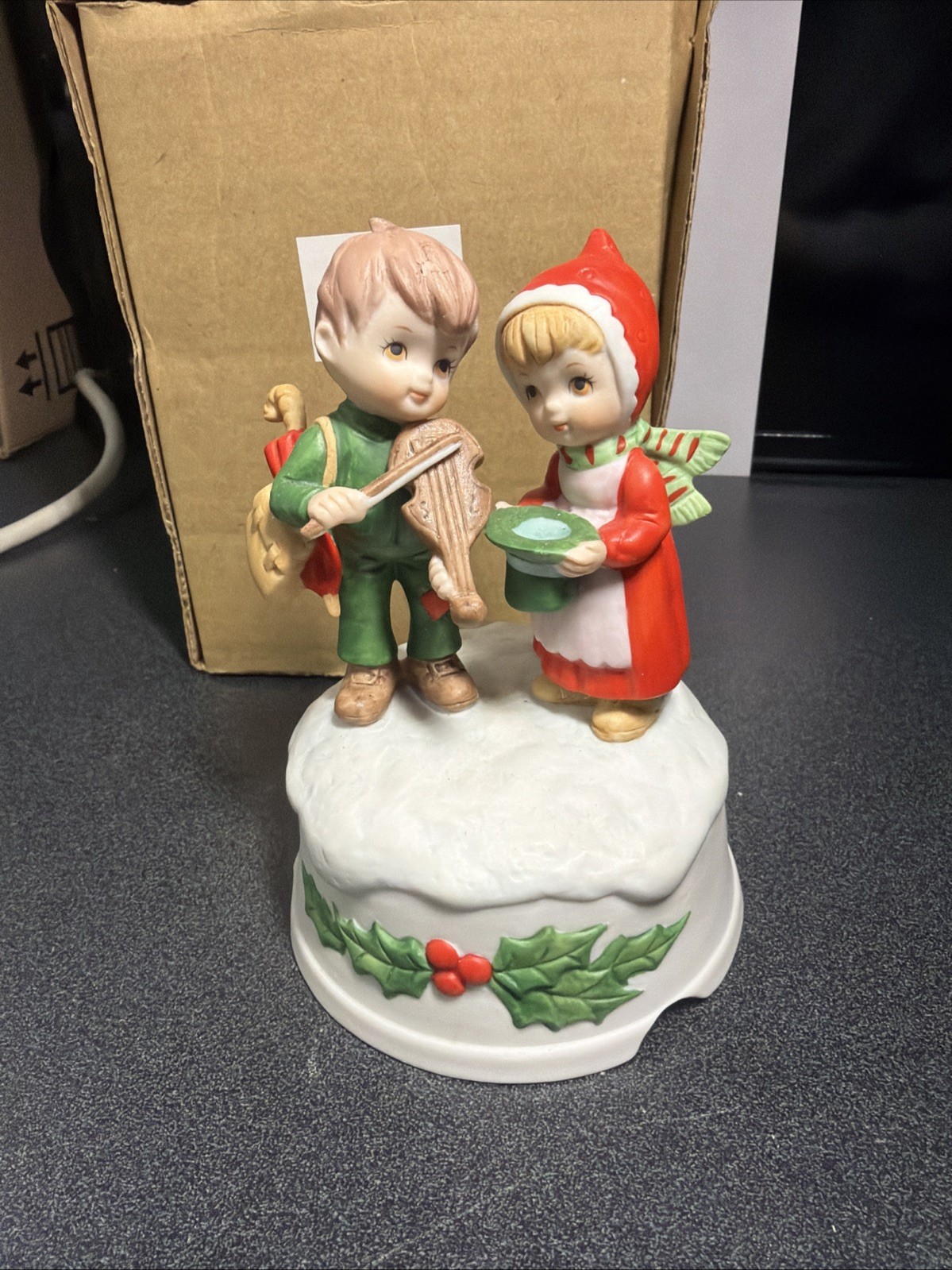 Vintage 1990 Lefton Christmas Children Violin Music Box BL-104 w/ Original Box