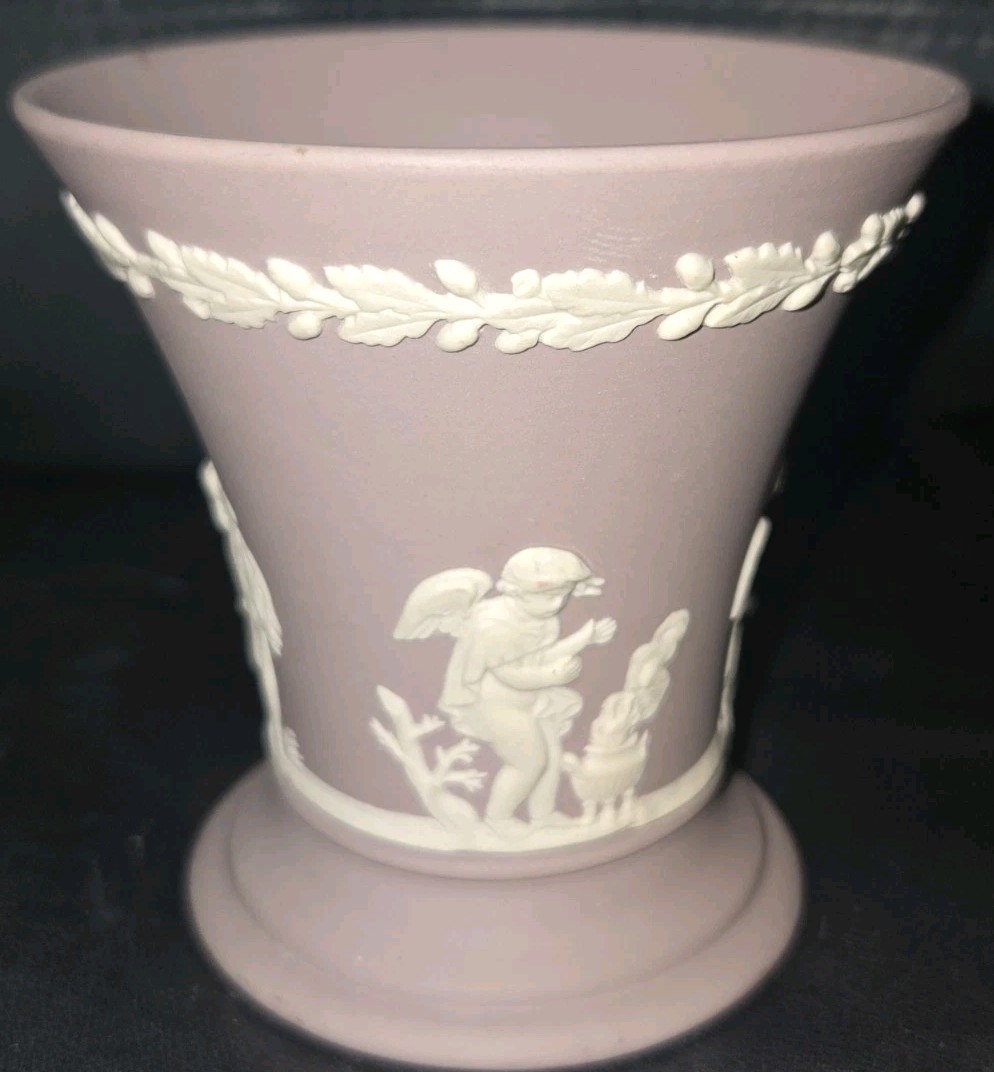 Wedgwood Lilac Jasperware Four Seasons Cupids Cherubs Goblet Vase Pot 