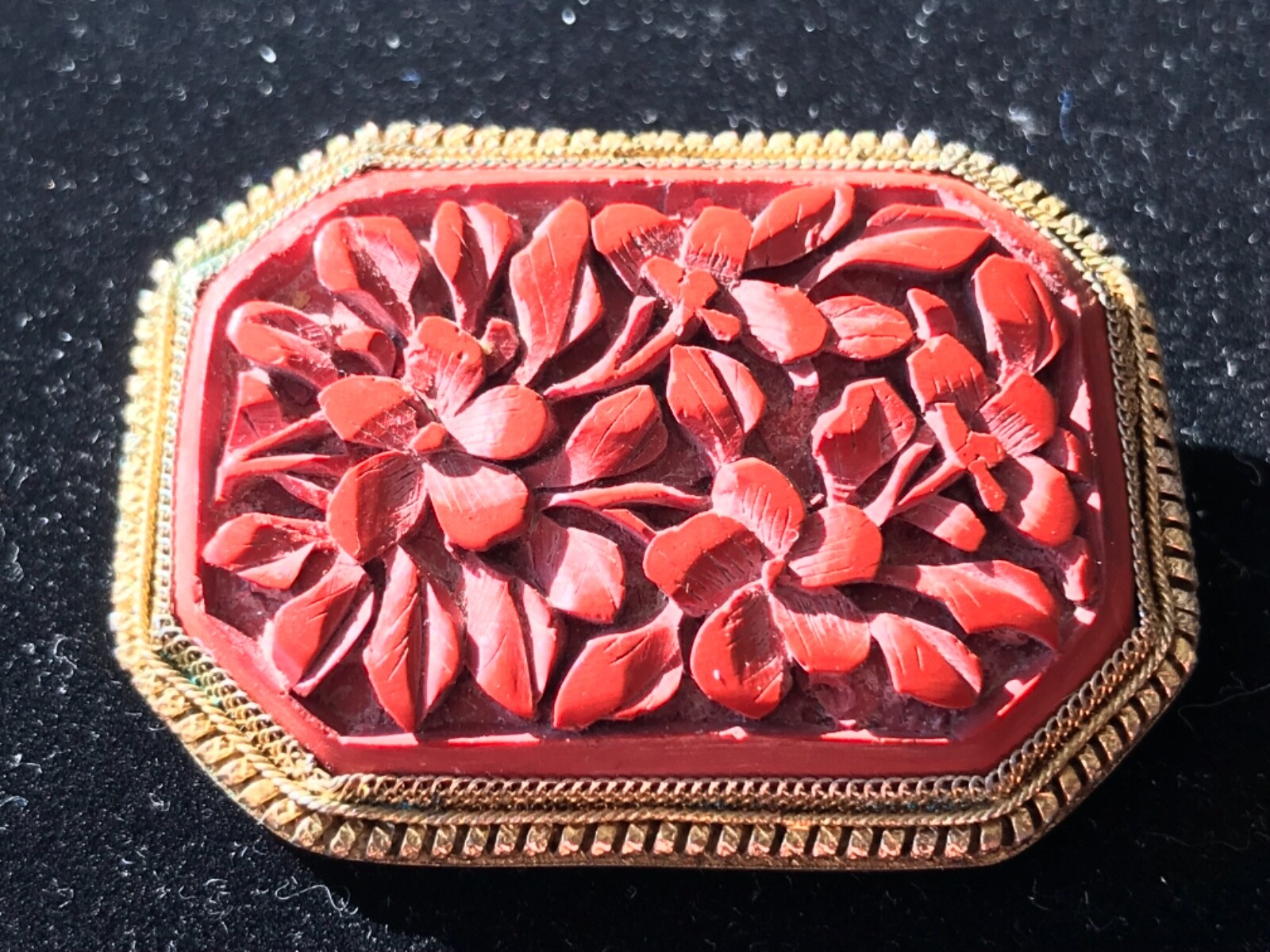 ANTIQUE CHINESE EXPORT  GILDED SILVER CARVED LACQUER CINNABAR COLOR PIN BROOCH