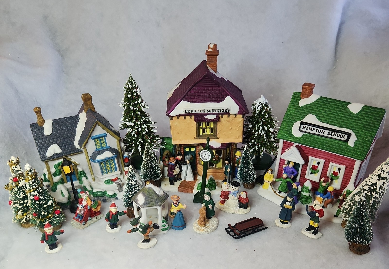 Mini Christmas Village Set of 3 Porcelain 5 to 6\