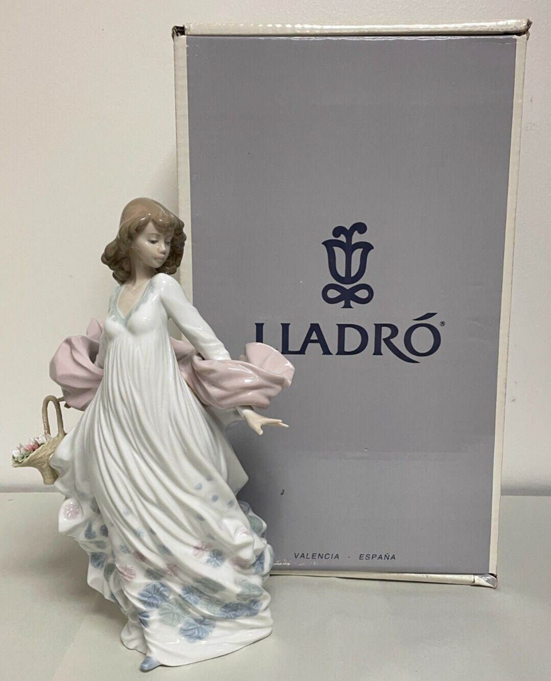 Lladro Figurine #5898 \