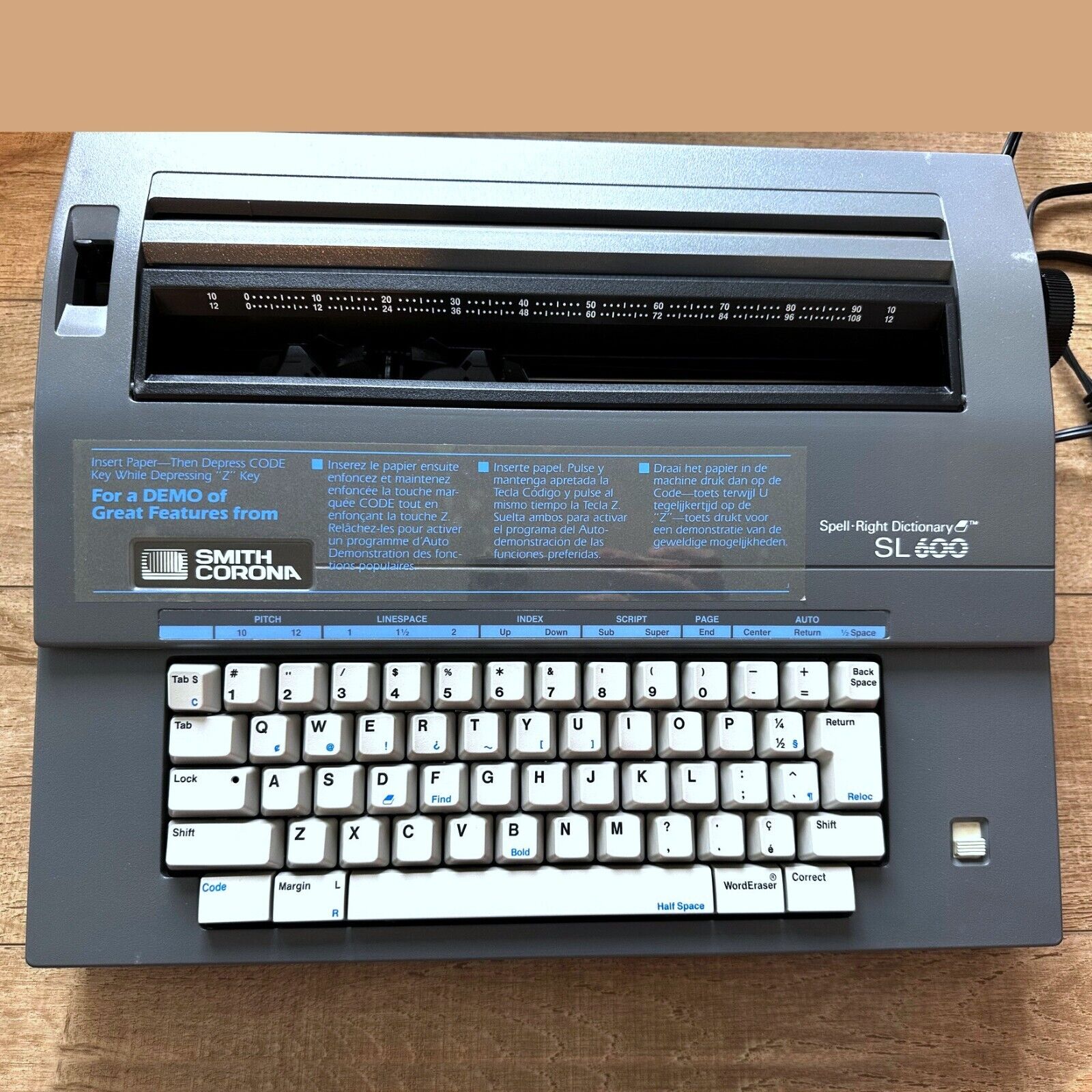 Vintage Smith Corona SL 600 Electric Typewriter Spell Right Dictionary Tested