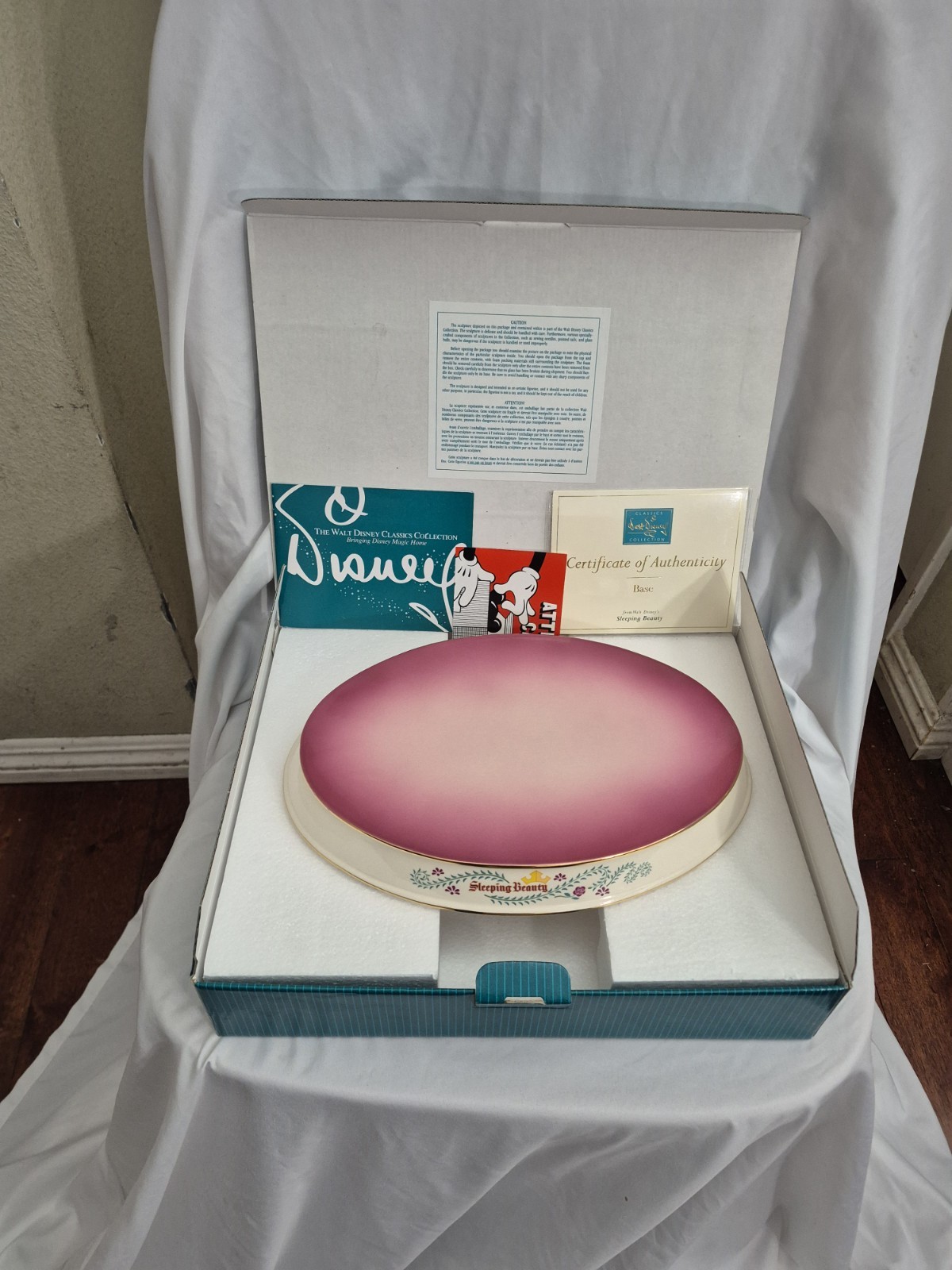 Walt DISNEY Classics Collection WDCC Sleeping Beauty Figurine Base COA Included