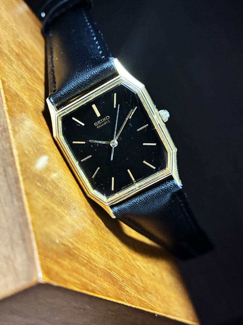 Seiko Vintage 80s Men\'s Gold Quartz Tank Watch Working