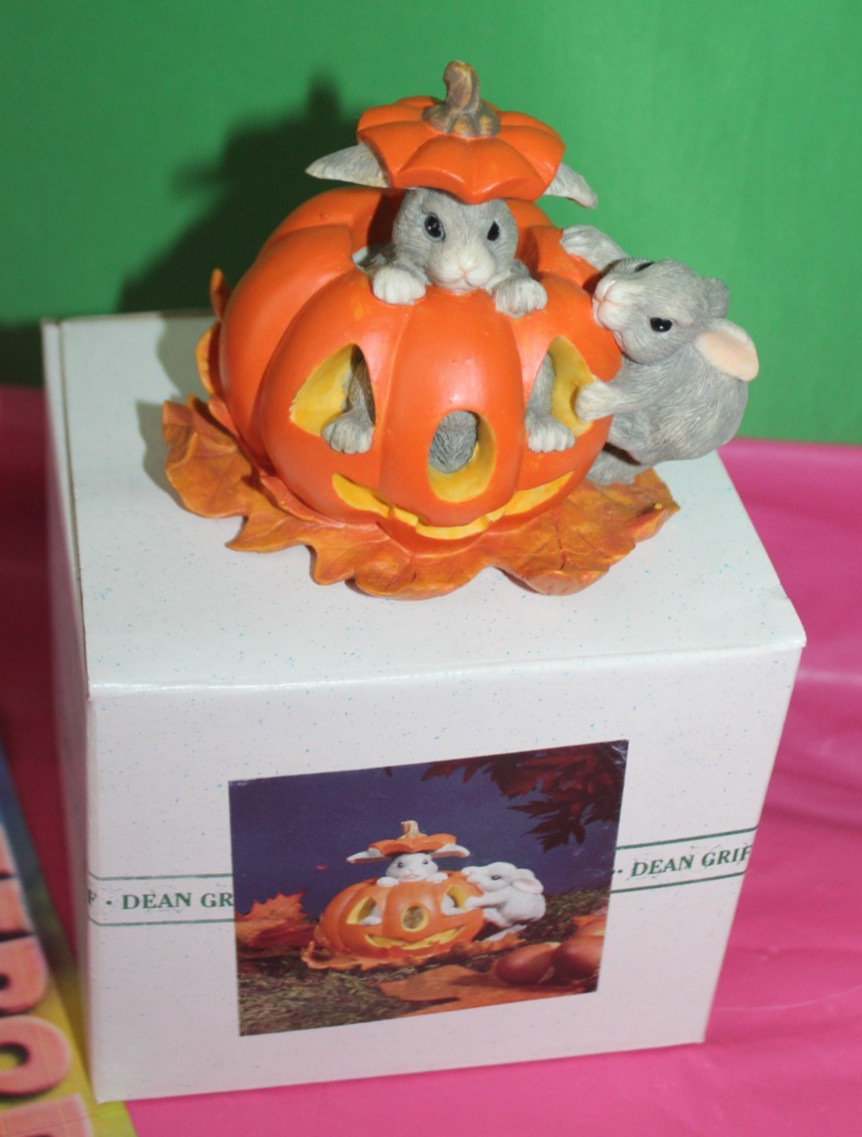 Dean Griff Charming Tails Silvestri Jumpin\' Jack O lantern Figurine Halloween