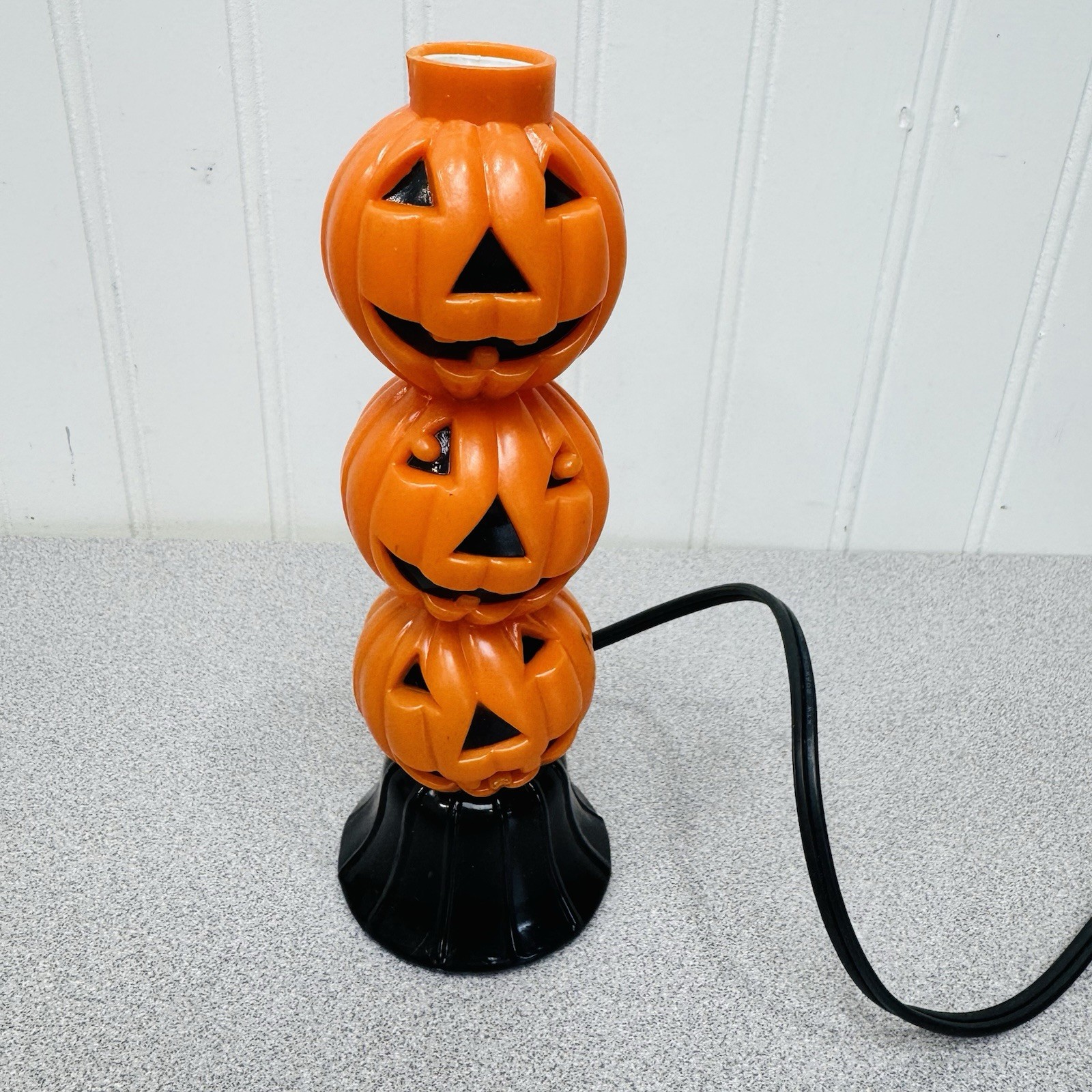 VINTAGE HALLOWEEN HARD PLASTIC JACK O LANTERN PUMPKIN LIGHT TABLE MANTLE DECOR