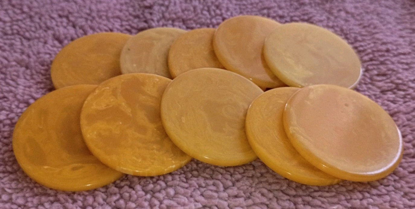 Vintage lot of 10 Art Deco Bakelite Yellow Swirl Poker Chips Art Crafts MCM W@W Vintage lot of 10 Art Deco Bakelite Yellow Swirl Poker Chips Art Crafts MCM W@W