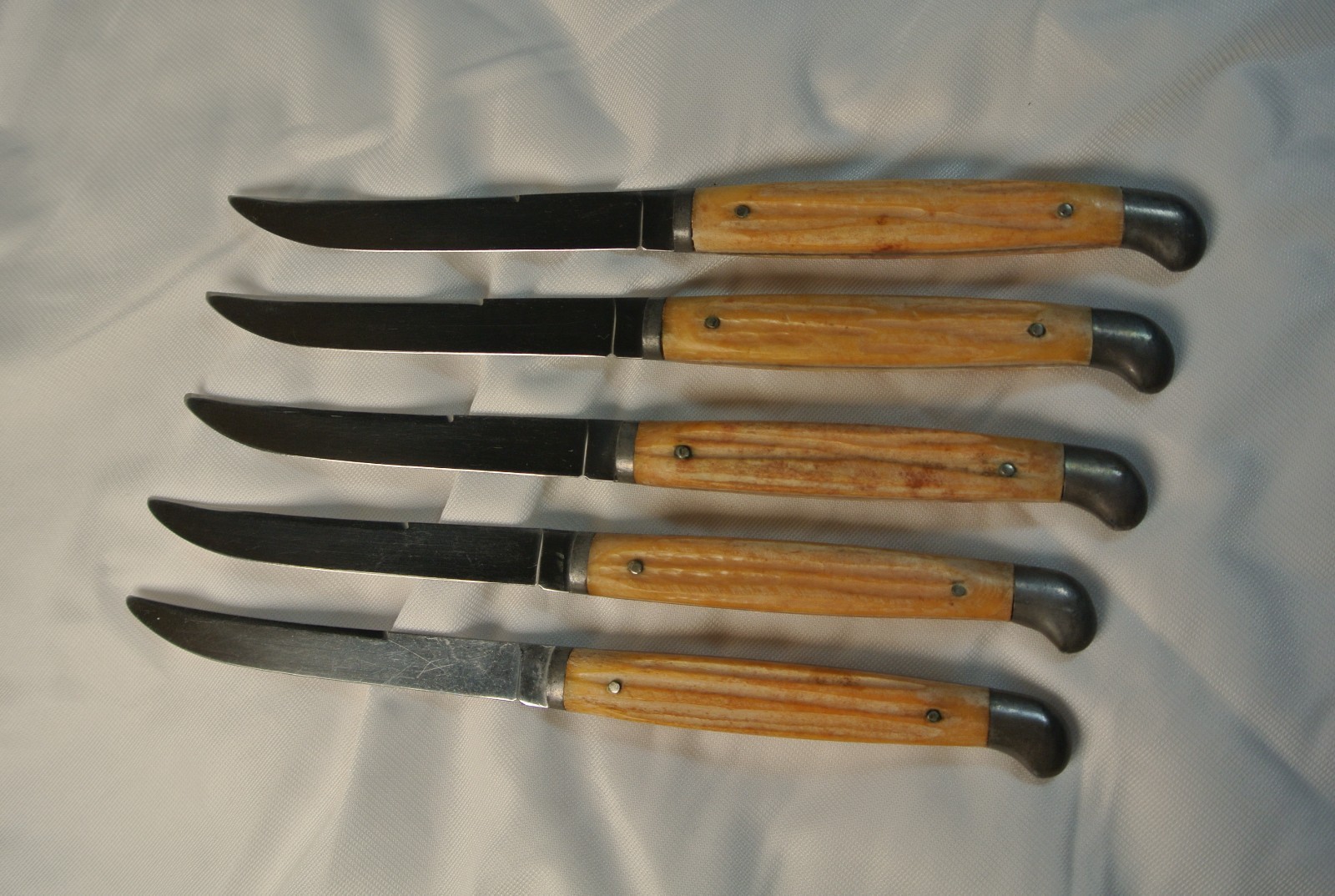5 Vintage Queen Cutlery Crowned Q  Steak Knife Bone / Stag Handle
