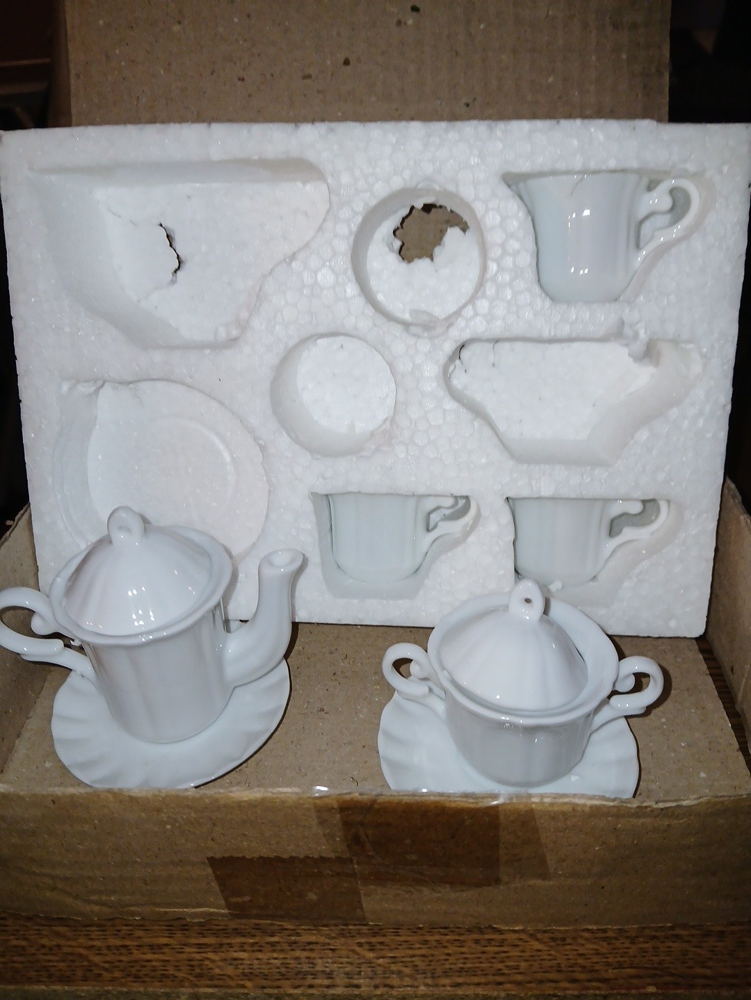 NIB Vtg 9 Pc Miniature Tea Cups And Saucers ,Teapot, And Sugar Bowl