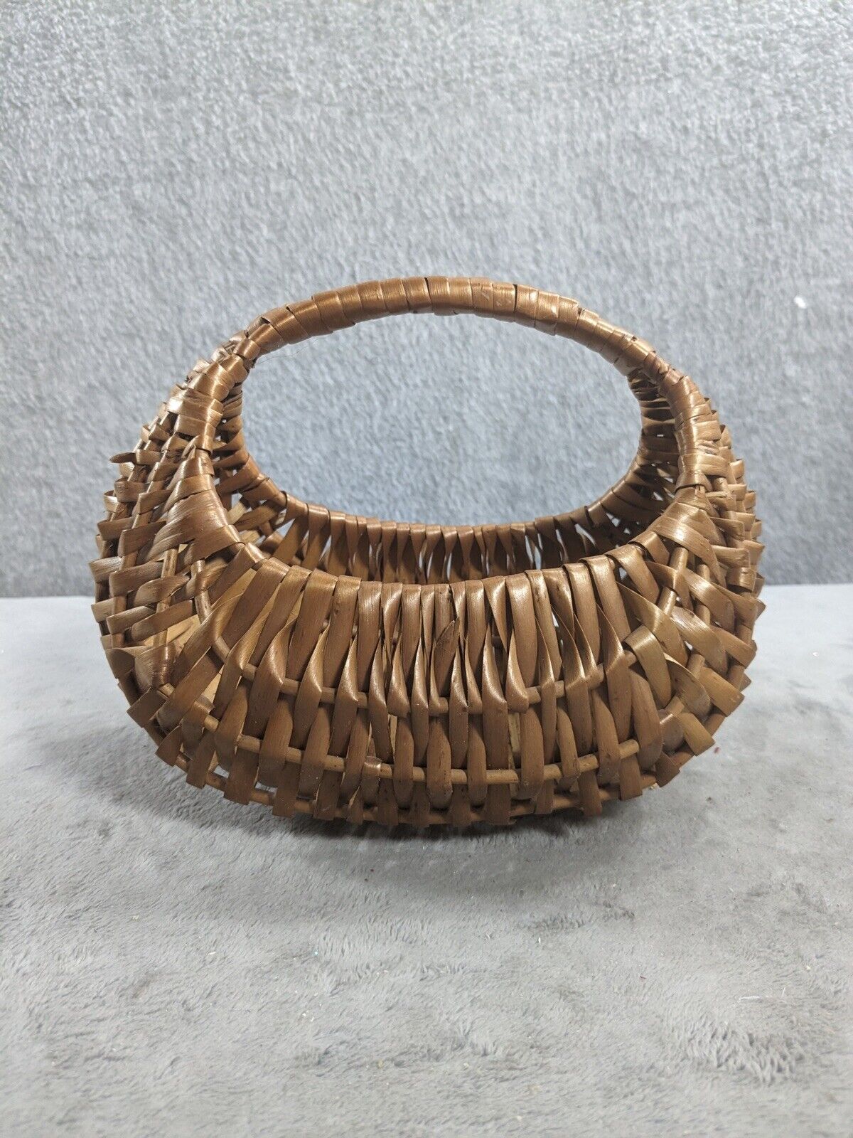 Vintage Cute Small Gathering Wicker Basket Easter Farmhouse Center Piece 6