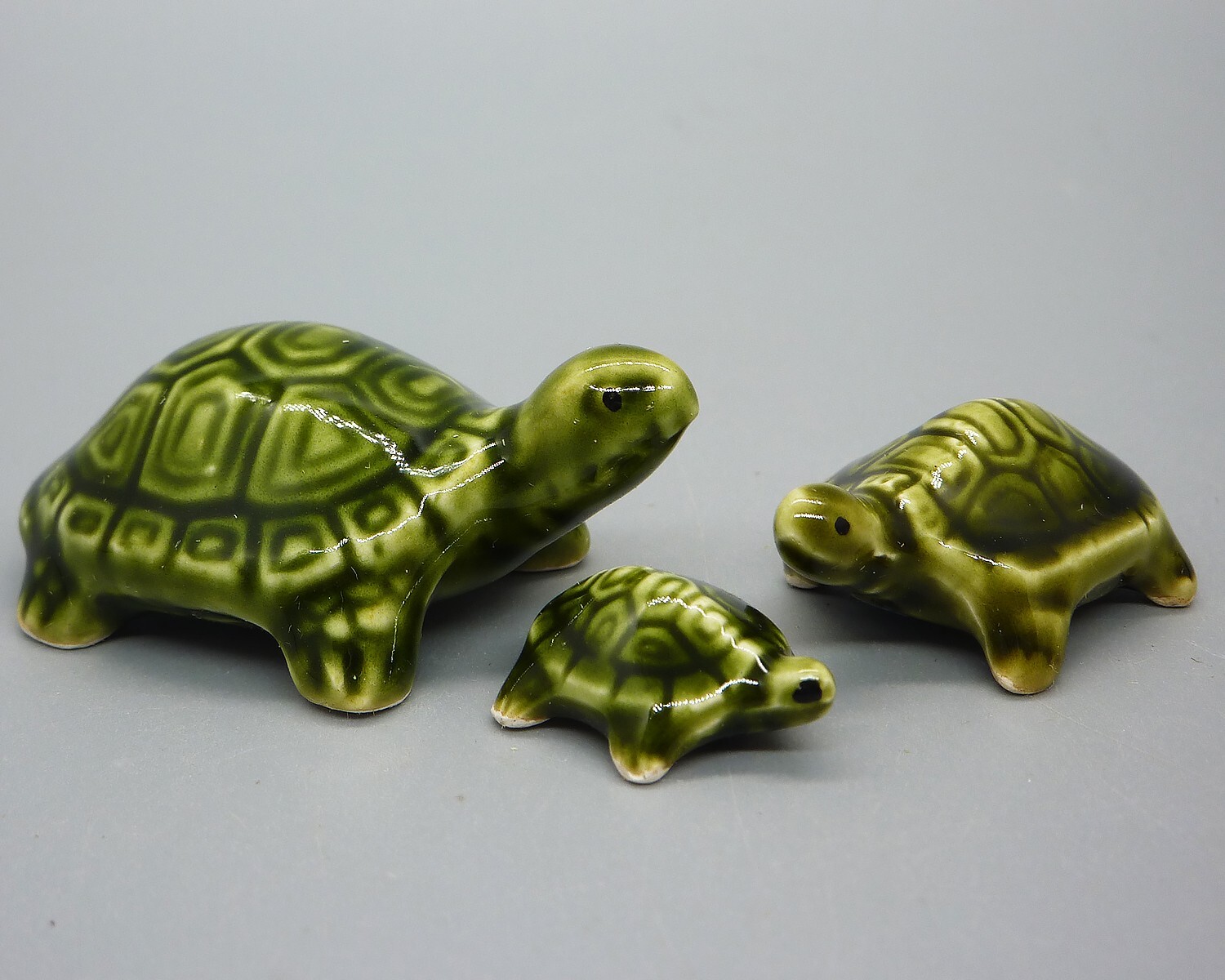 Frisco Golden Gate Ceramic Japan 3-Piece Miniature Turtle Figurine Family