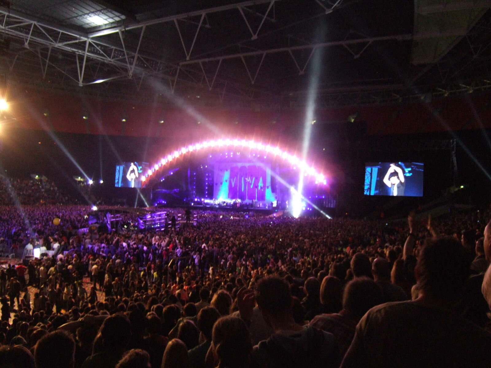 Photo 6x4 Coldplay - Wembley Stadium London - September 2009 For a video  c2009