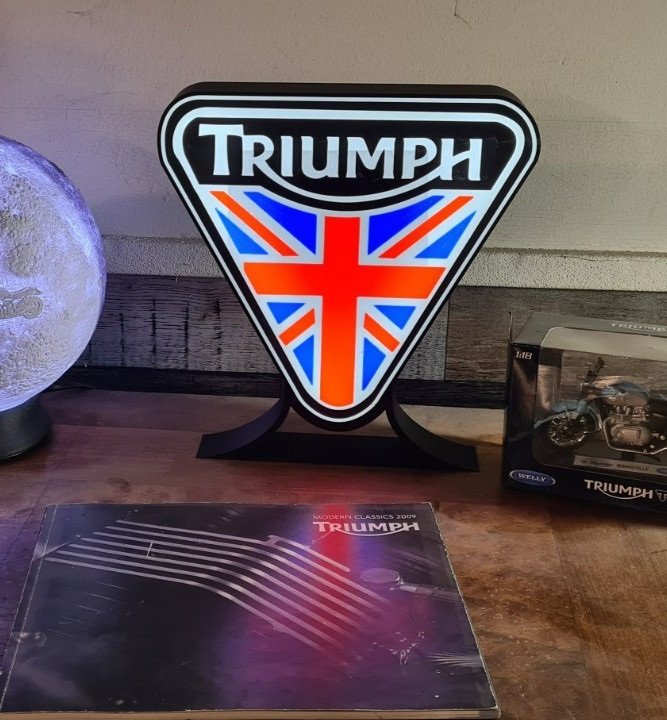 Triumph 24 cm (9.4\