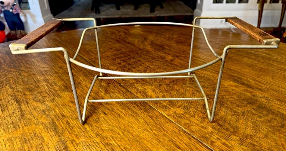 Vintage MCM Casserole Pyrex Holder Stand Rack w/ Dark Brown Wood Handles, 12 in
