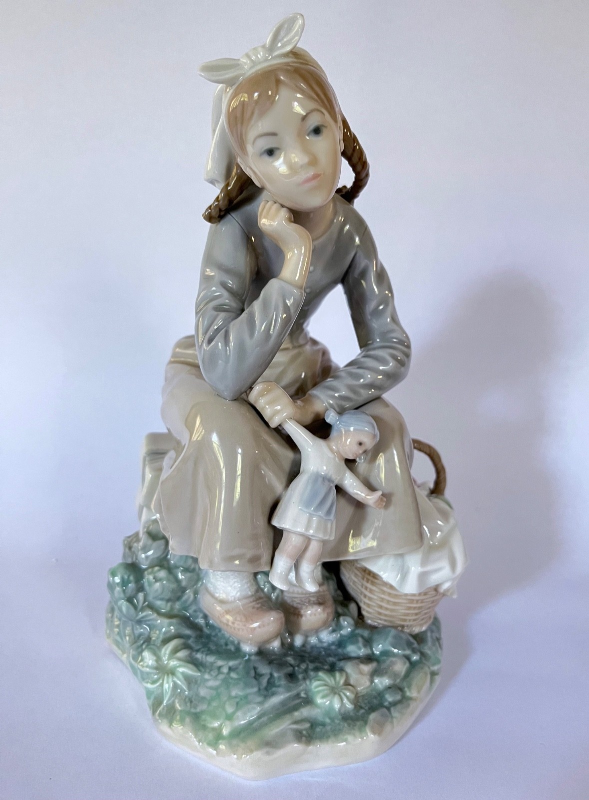 Vintage 1970s-1980s Lladró #1211 Daydreaming Girl With Doll Figurine, 9 Vintage 1970s-1980s Lladró #1211 Daydreaming Girl With Doll Figurine, 9