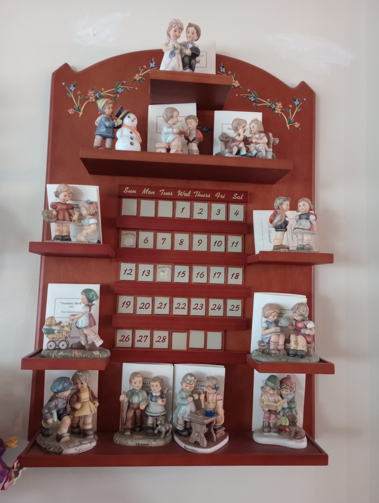 MJ Hummel Danbury Mint Perpetual Calendar Wall Shelf Display with 12 Figurines