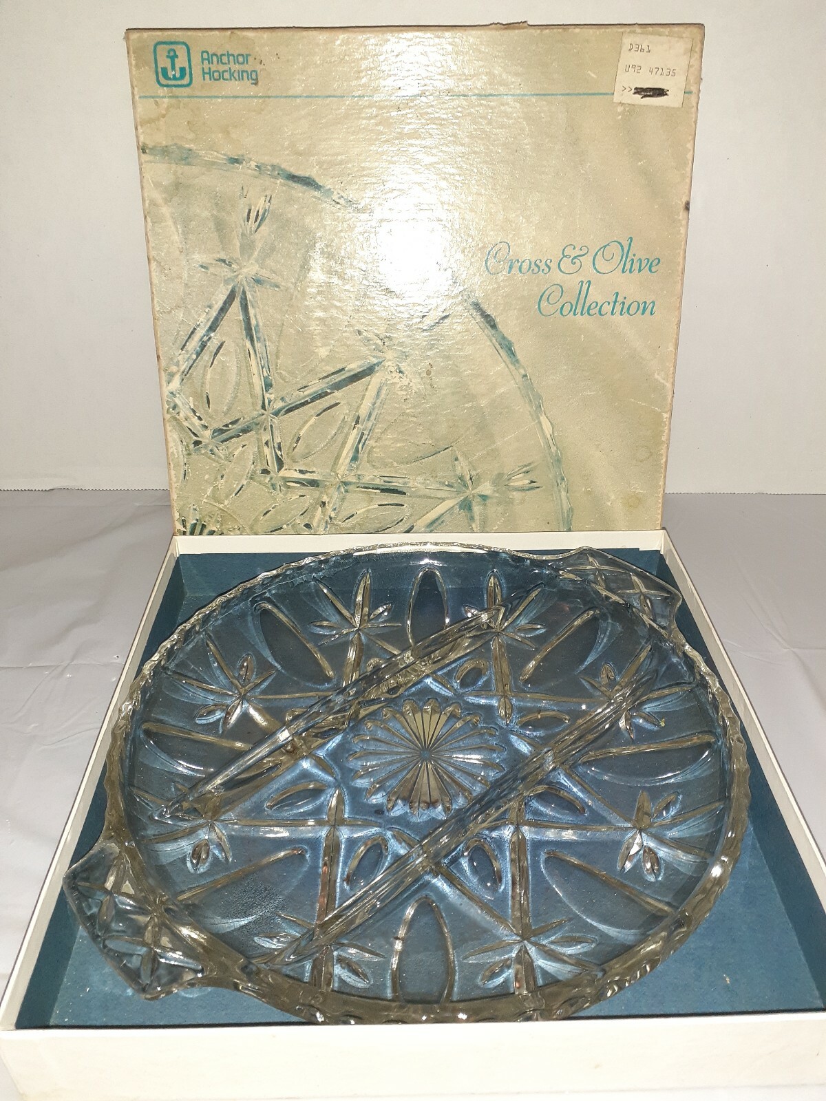 Vintage Anchor Hocking Crown & Olive 9.5 In. Round Relish Tray W/Box