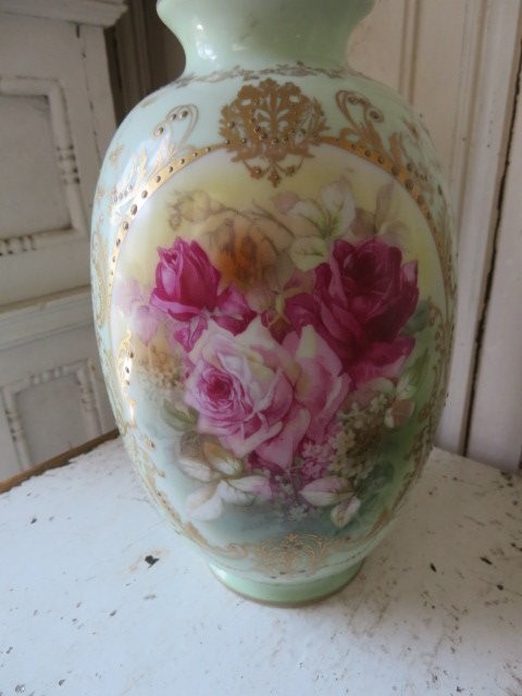 Old Vintage HAND PAINTED PORCELAIN VASE Pink Roses Royal Bayreuth Bavaria