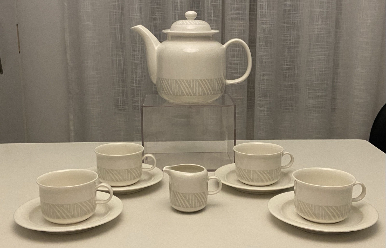 Arabia Finland Arctica 11-Piece Tea Set w/Teapot, Lid, 4 Cups & Saucers, Creamer