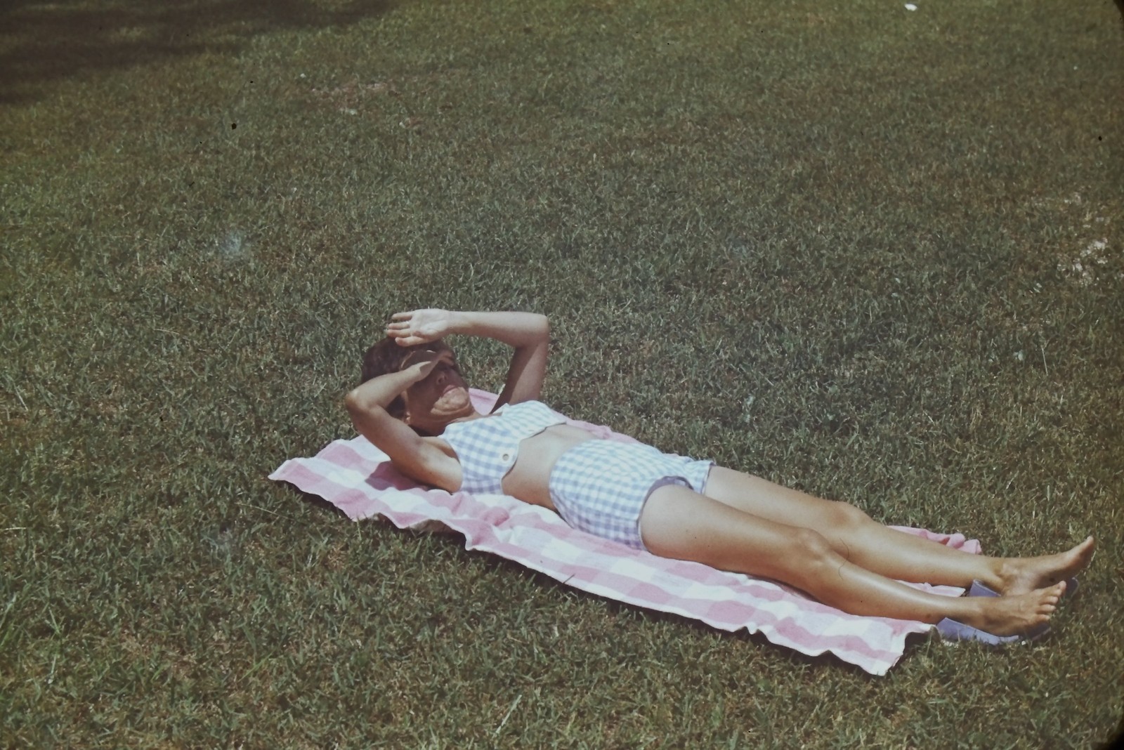 c1960\'s 35mm Slide Film Woman Sunbathing Gingham Swimsuit Grass Color Photo