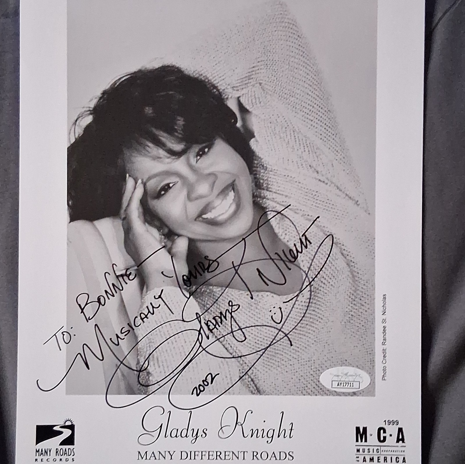 Gladys Knight signed 8x10 photo JSA Vintage Gladys Knight signed 8x10 photo JSA Vintage