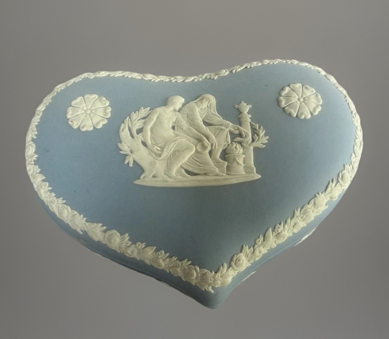Nice 5\'\' Jasperware Wedgwood Heart Shaped Trinket Box Free Delivery