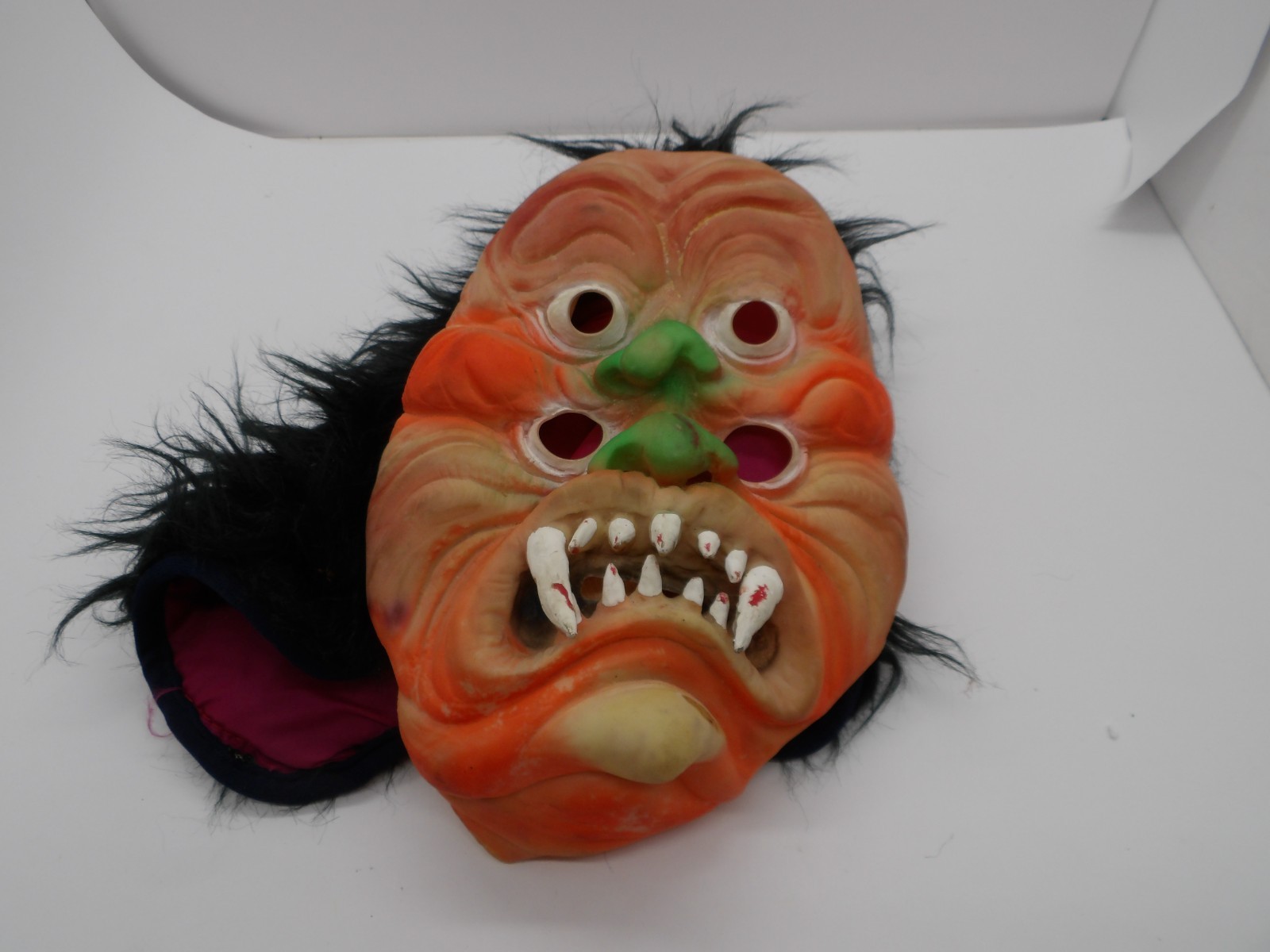 Vintage Orange Furry Rubber Monster 4 Eye Halloween Mask Fun World
