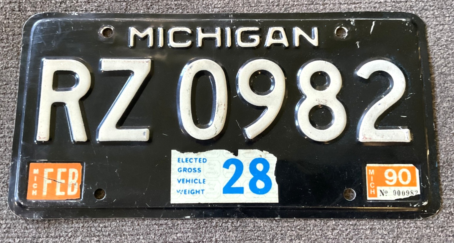 RARE 1990's MICHIGAN 5 YEAR COMMERCIAL BLACK LICENSE PLATE LOWER DIGIT TOUGH 