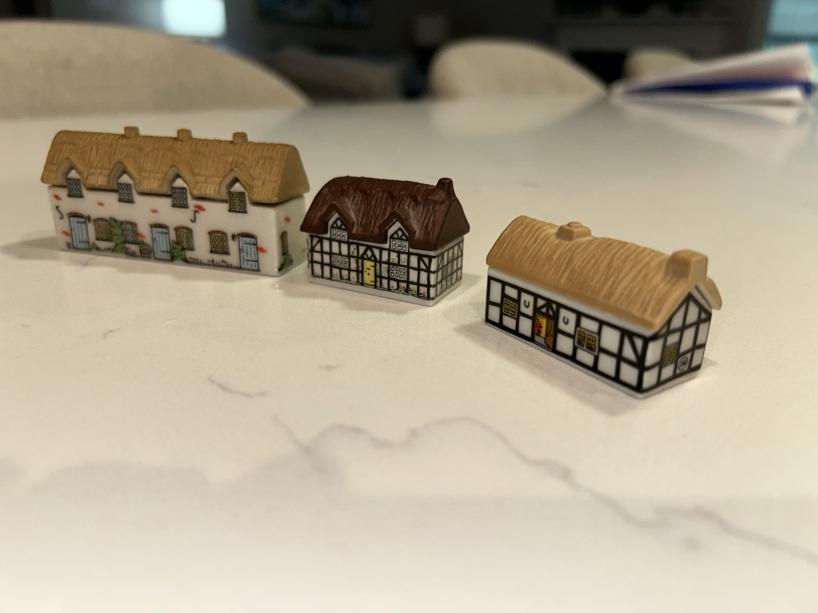 Set Of 3 Wade Whimsey-On-Why Sandstone Figurines Homes With Thatched Roofs Nice