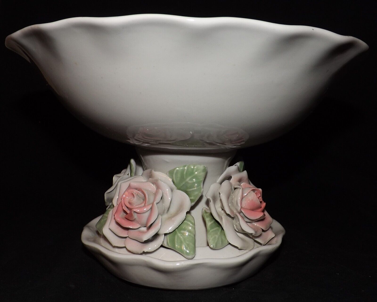 Decorative centerpiece Scalloped edge bowl white w/ornate pink and green flowers