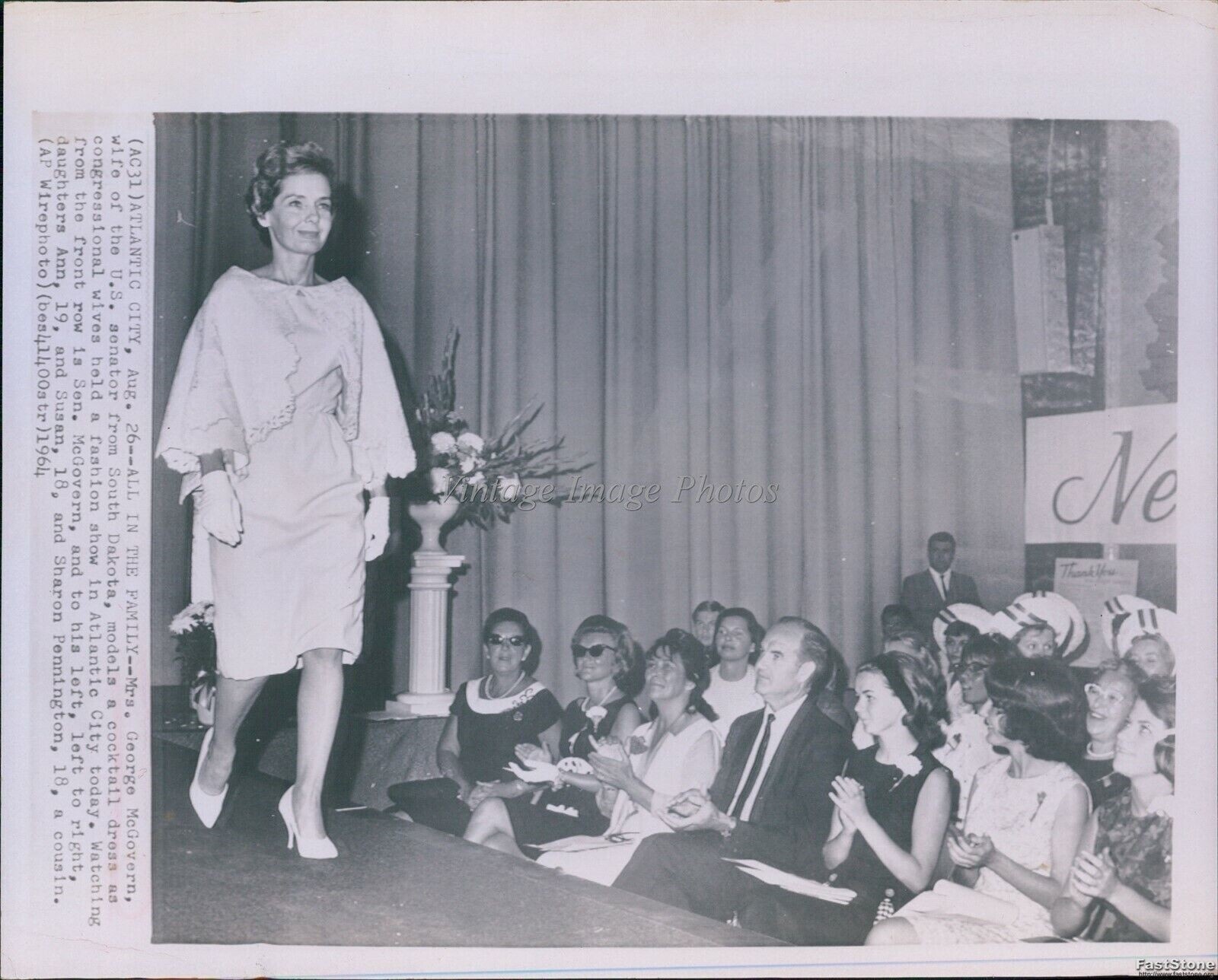 1964 Sen George Mcgovern Watches Wife Eleanor Modeling Politics Wirephoto 8x10