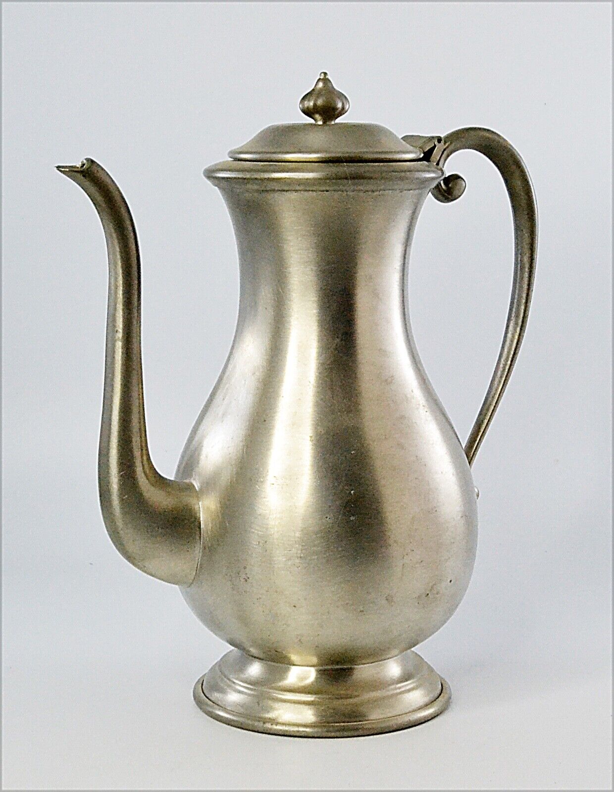 Pewter  Coffee Pot Genuine Old English VINTAGE 9 1/2\