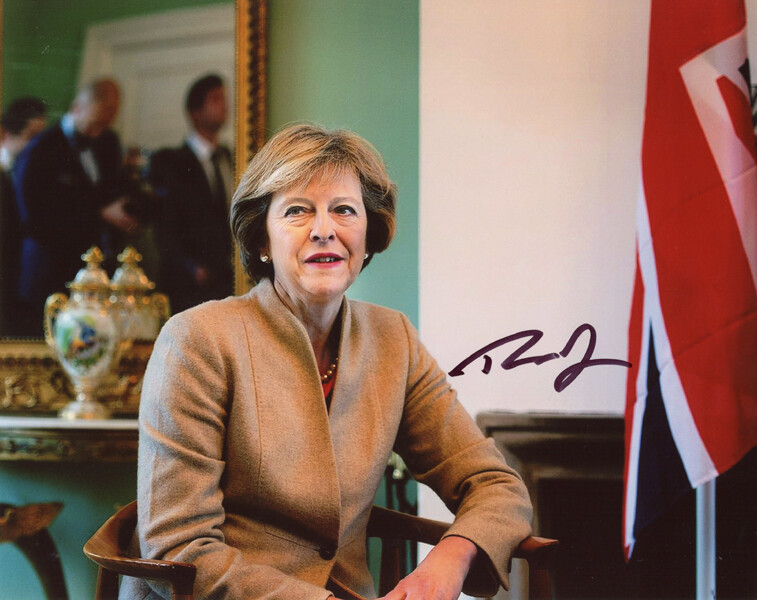 THERESA MAY SIGNED 8x10 PHOTO PRIME MINISTER OF THE UNITED KINGDOM BECKETT BAS
