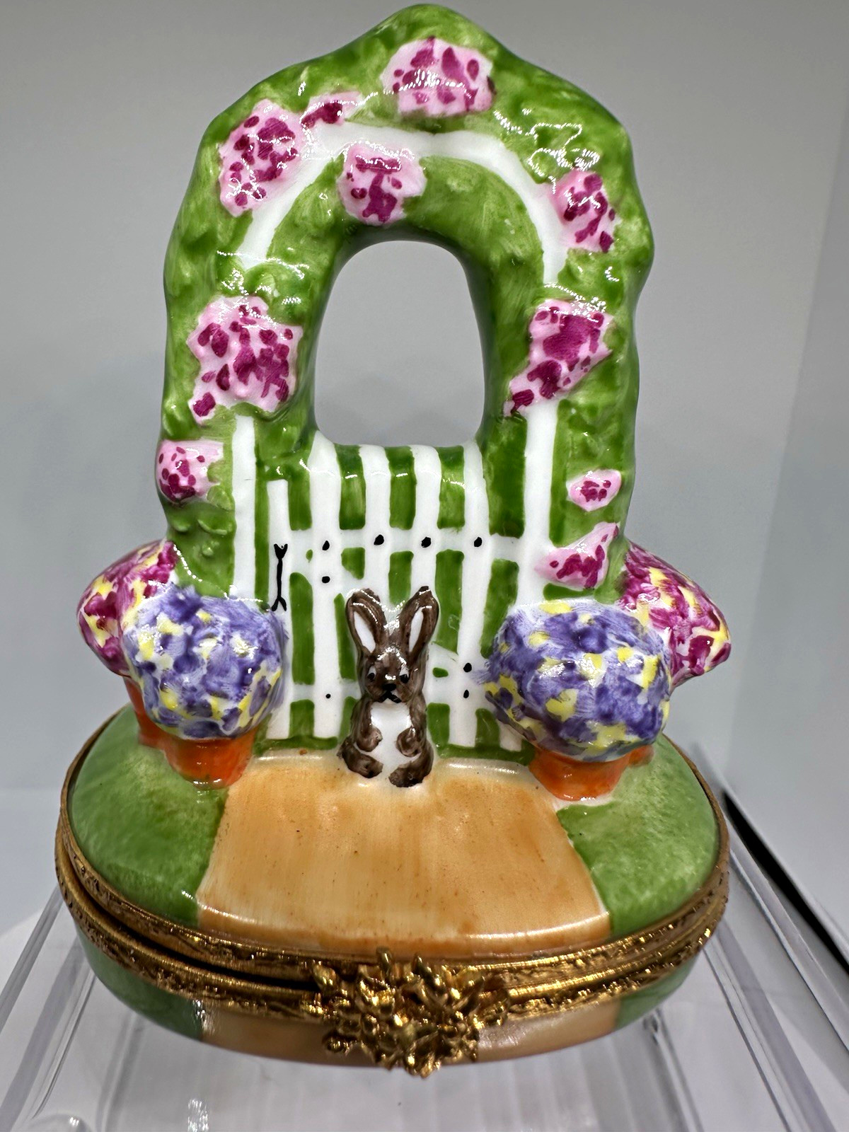 Antoria Limoges France Peint Main Trinket Box Garden Gate Bunny #665