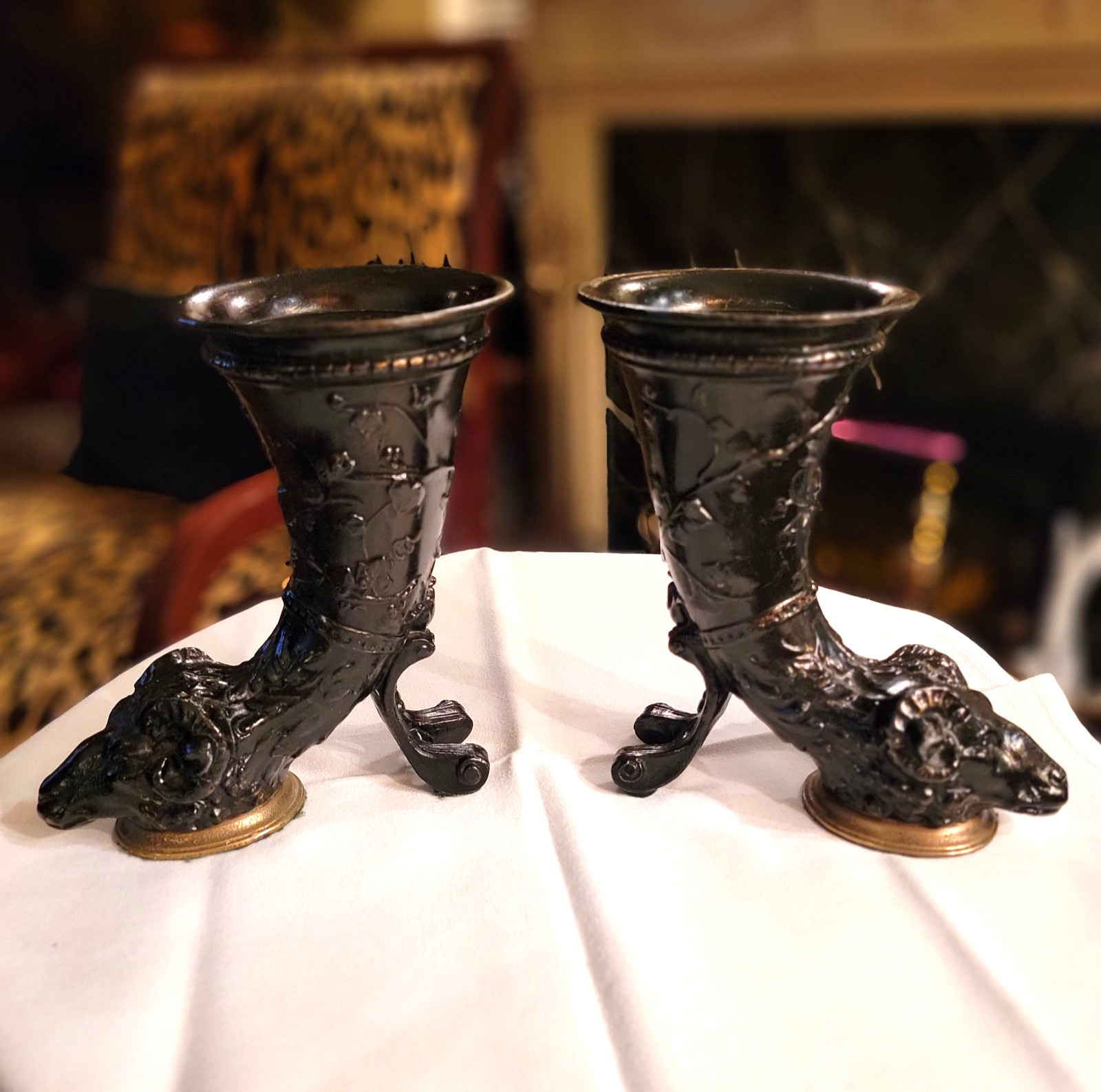 VINTAGE PAIR OF BLACKEN BRONZE & BRASS RAMS HEAD MANTEL GARNITURES 7.25\'\'H