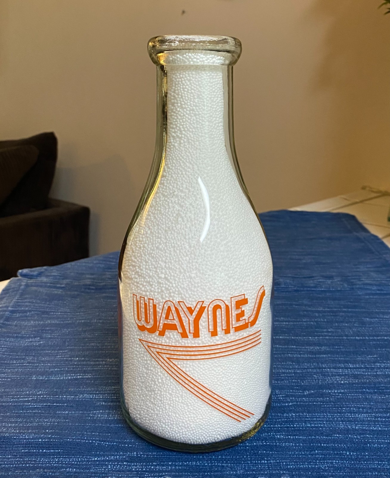 Western TRPQ Waynes Dairy Milk Bottle Quart Bakersfield California 1946