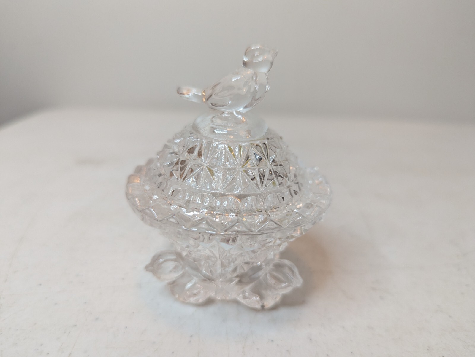 Hofbauer Byrd Bird Crystal Covered Dish Sawtooth Edge 4\