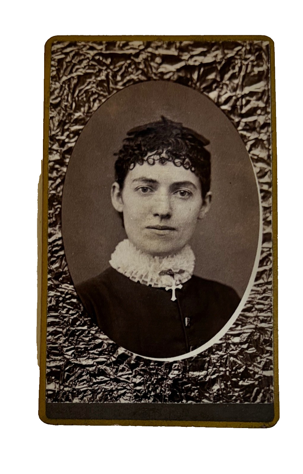 Antique Victorian CDV Portrait - Woman with Lace Collar   Wormell Burlington Vt.