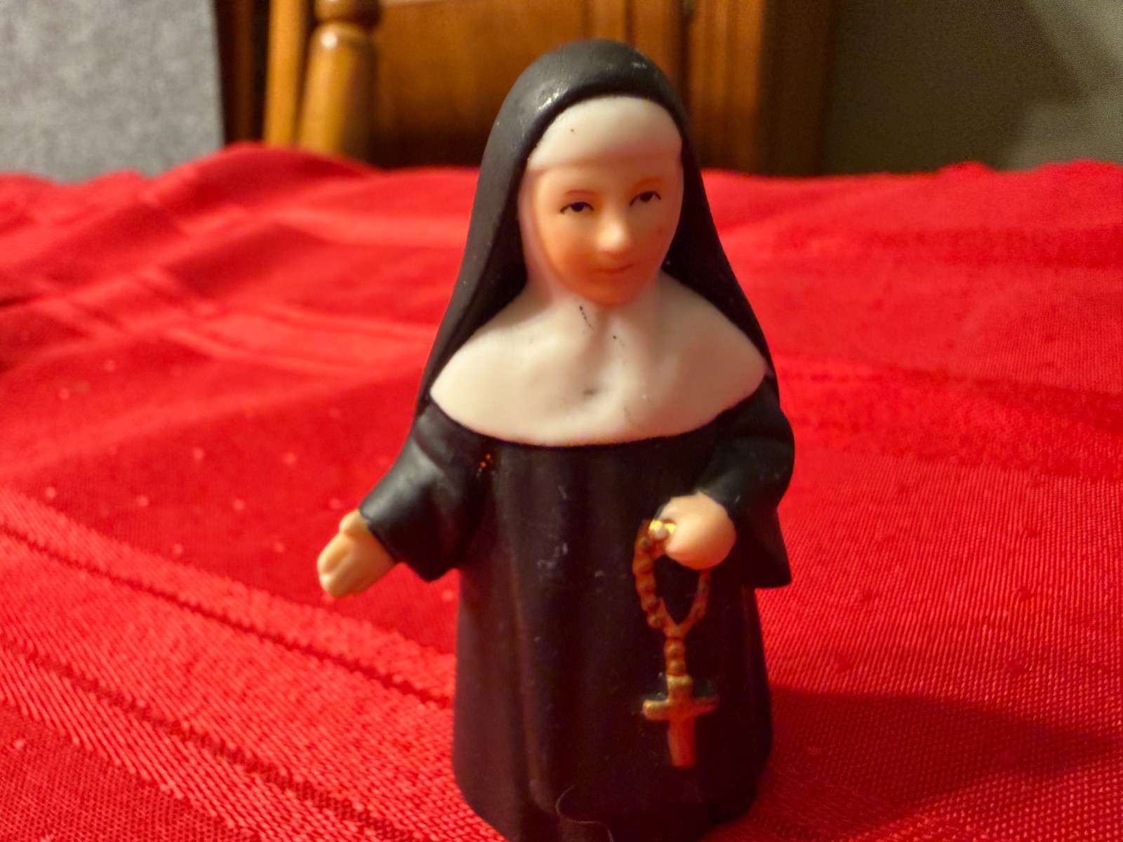 1993 Lefton Nun Figurine # 00966