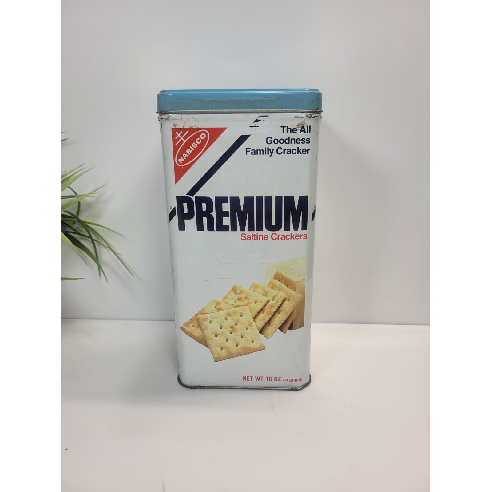 Vintage 1978 Nabisco Premium Saltine Cracker Tin Canister Light Blue Lid 16oz