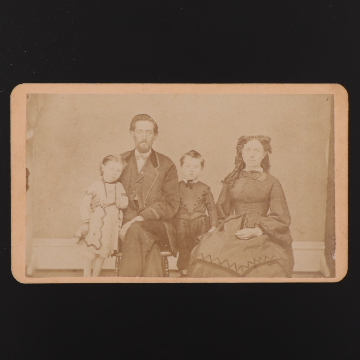 CDV Carte de Visite 1870s RARE Family Landscape Portrait Pontiac, Illinois #817 CDV Carte de Visite 1870s RARE Family Landscape Portrait Pontiac, Illinois #817