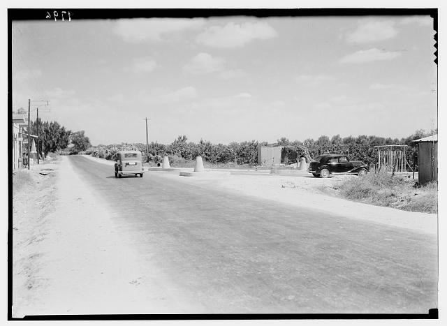 Photo:Ramleh Tel Aviv Israel 1930s Lydda Road Jaffa Road Junction Cars
