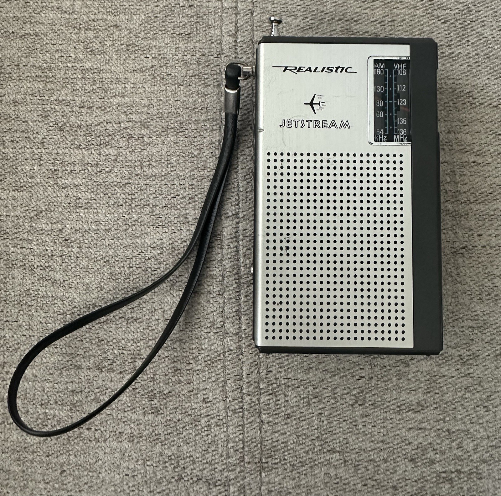 Vintage Realistic Jetstream AM/VHF Radio Model No. 12-601 WORKS Vintage Realistic Jetstream AM/VHF Radio Model No. 12-601 WORKS