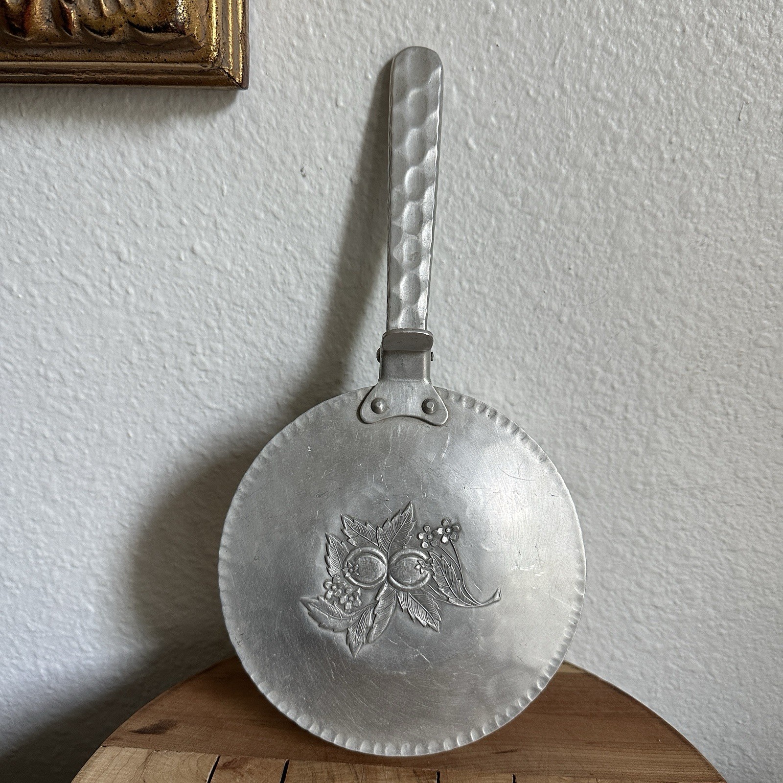 VTG Everlast Metal Hand Forged Hammered Aluminum Flip Pan 10.8 in Silent Butler