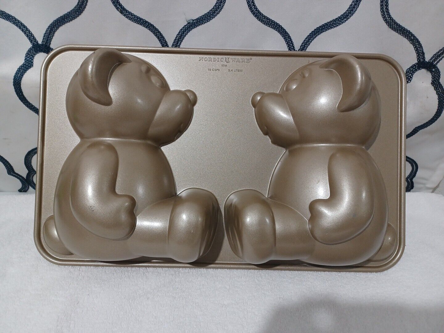 Nordic Ware Build-A-Bear Cake Pan Mold, 3D Stand Up, Teddy Bear 10 Cup Pan, USA