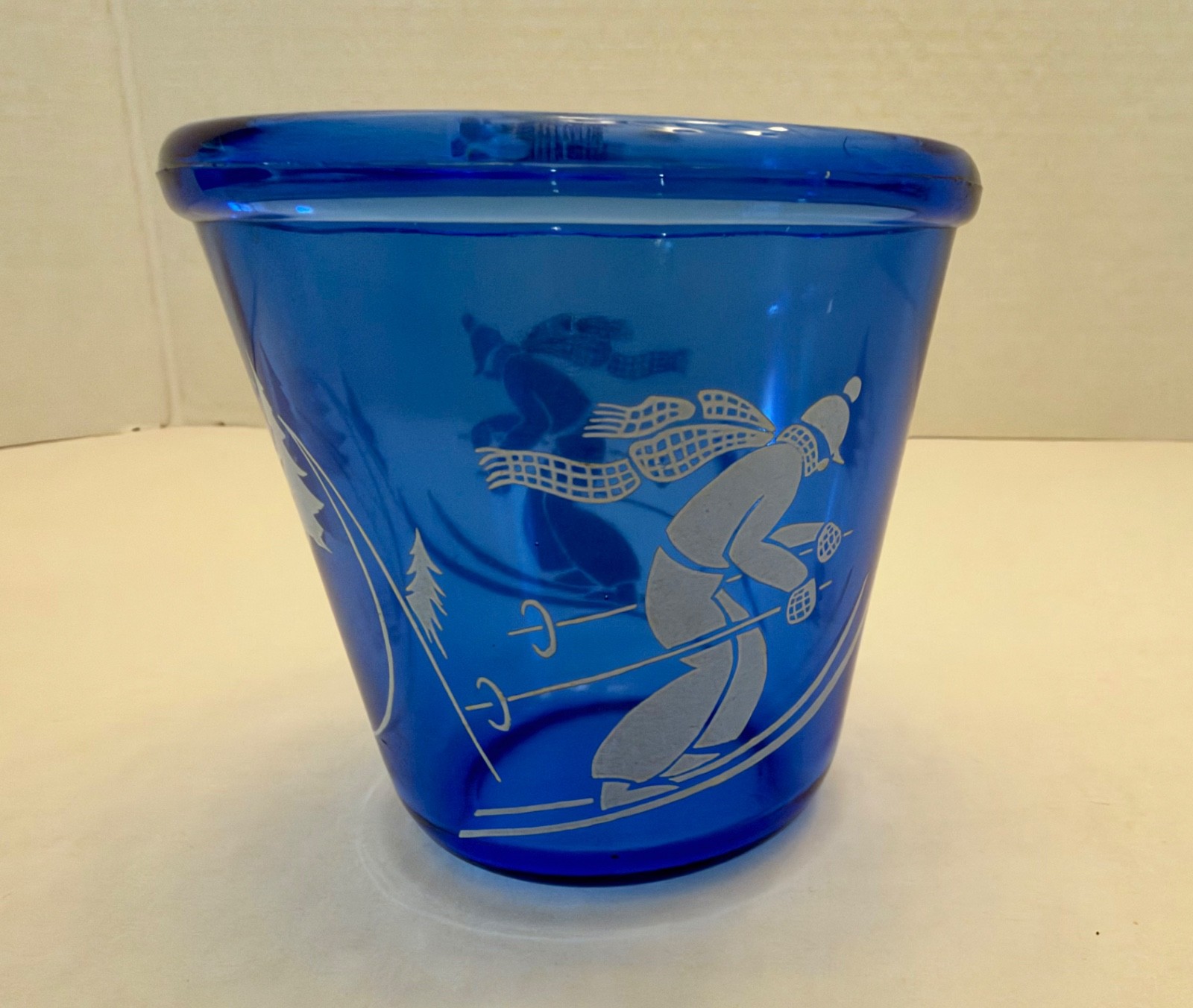 Vintage Hazel Atlas Glass Cobalt Blue 4 1/4” Ice Bucket Sportsman Series-Skier Vintage Hazel Atlas Glass Cobalt Blue 4 1/4” Ice Bucket Sportsman Series-Skier