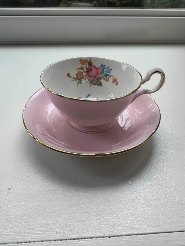 Royal Grafton Bone China Teacup And Saucer, Floral Pink Pattern (6715 England) Royal Grafton Bone China Teacup And Saucer, Floral Pink Pattern (6715 England)
