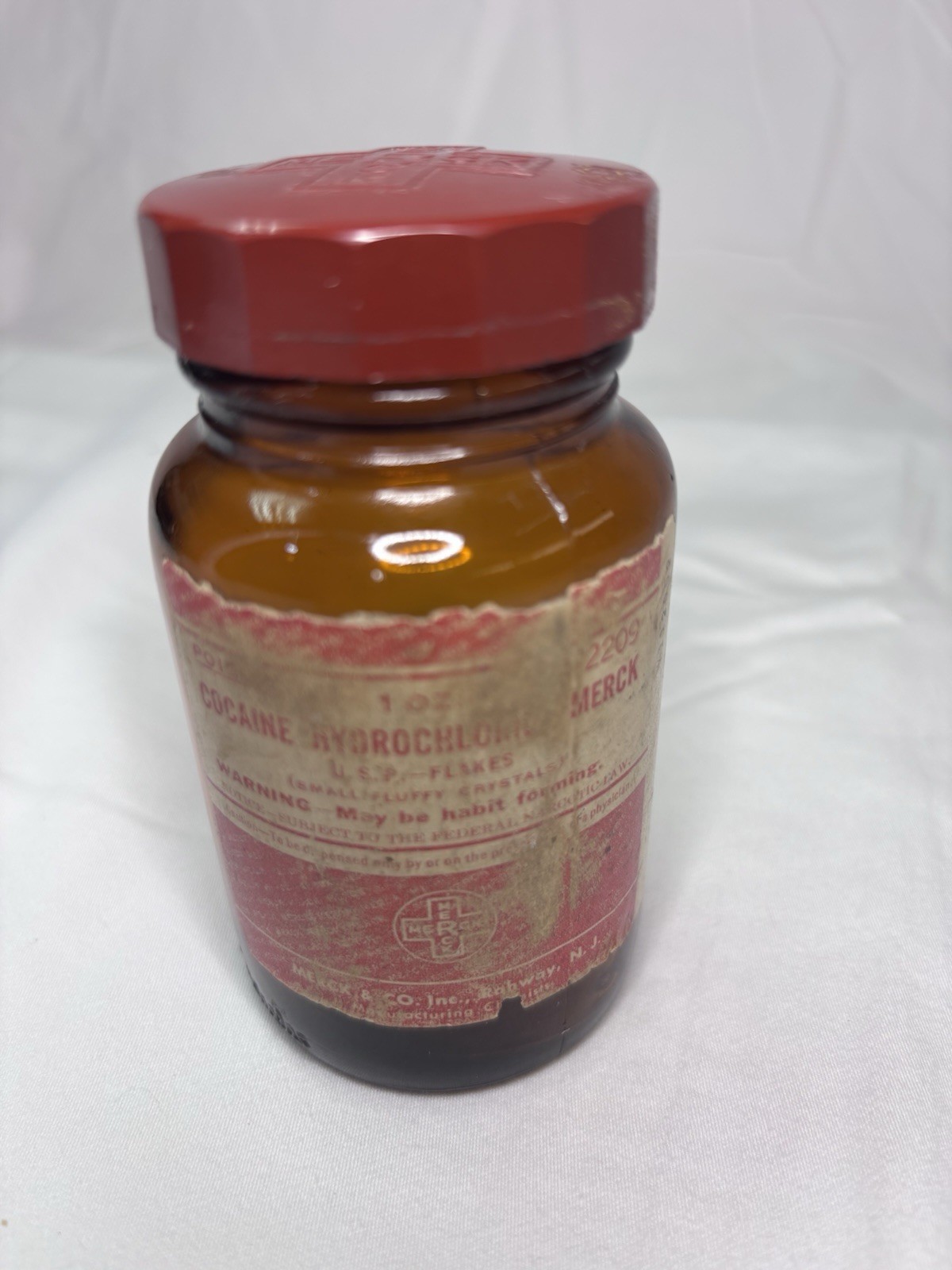 Vintage Merck & Co. Cocaine Hydrochloride U.S.P. Flakes 1 oz. Empty Bottle Vintage Merck & Co. Cocaine Hydrochloride U.S.P. Flakes 1 oz. Empty Bottle