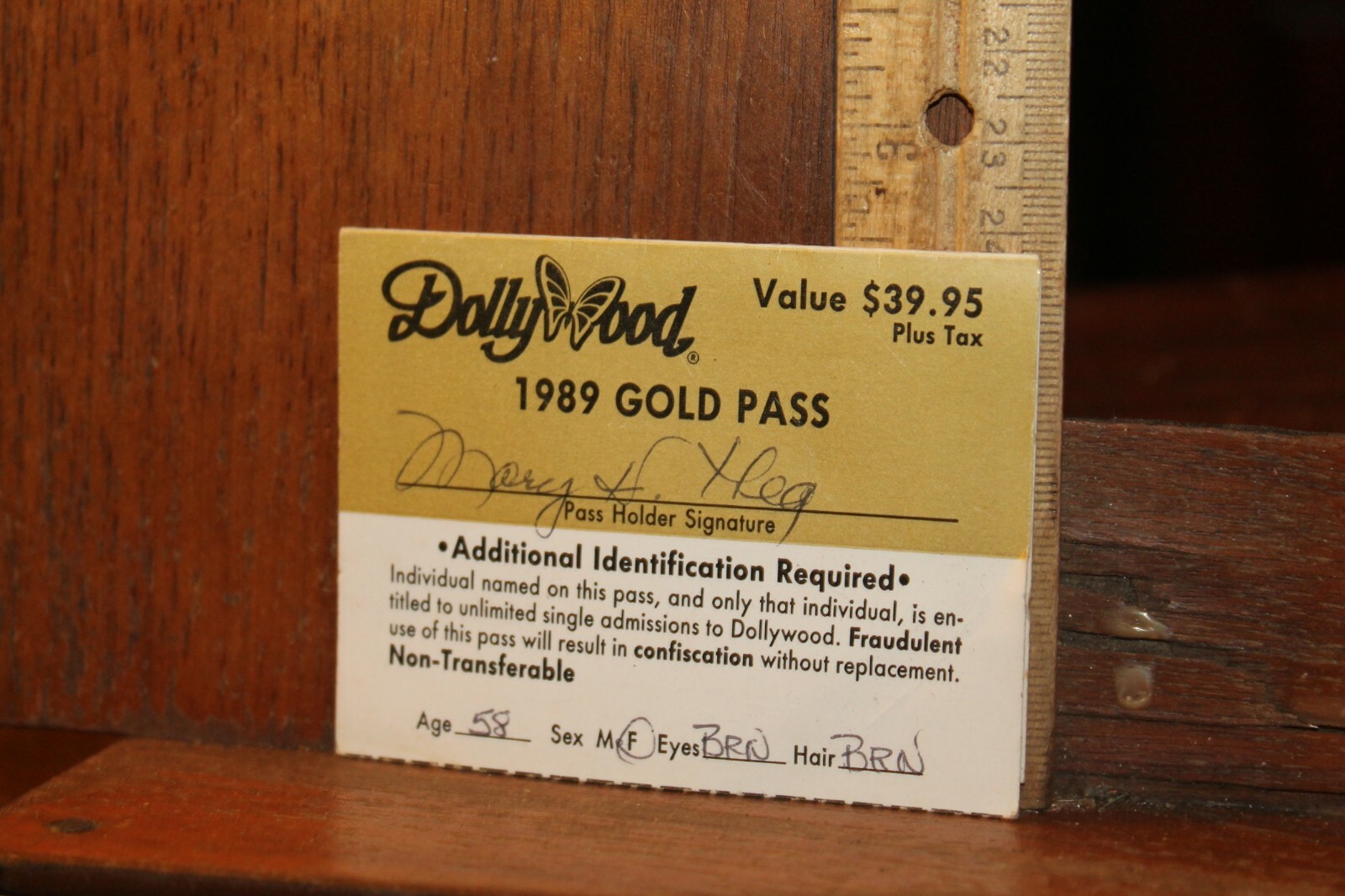 Vintage 1989 DOLLYWOOD Gold Pass Dolly Parton Theme Park