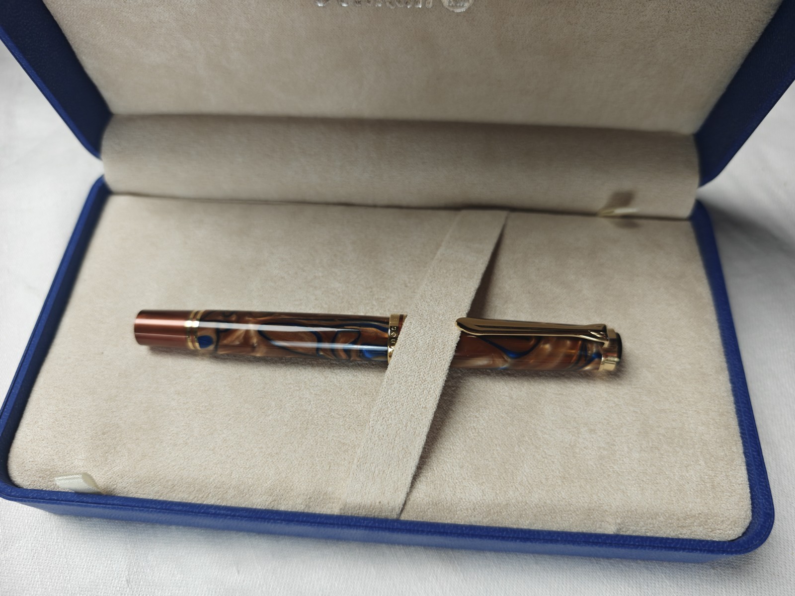 Pelikan R620 Grand Place Brussels rollerball pen